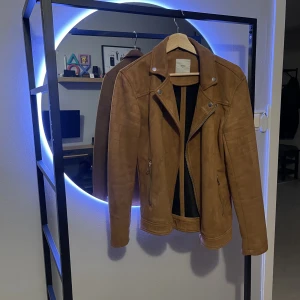 Minimum jacka  - Minimum jacka i storlek S.  Den är i väldigt bra skick. 