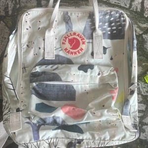 Fjällräven väska - Jätte fin men har några fläckar jag ska försöka tvätta bort