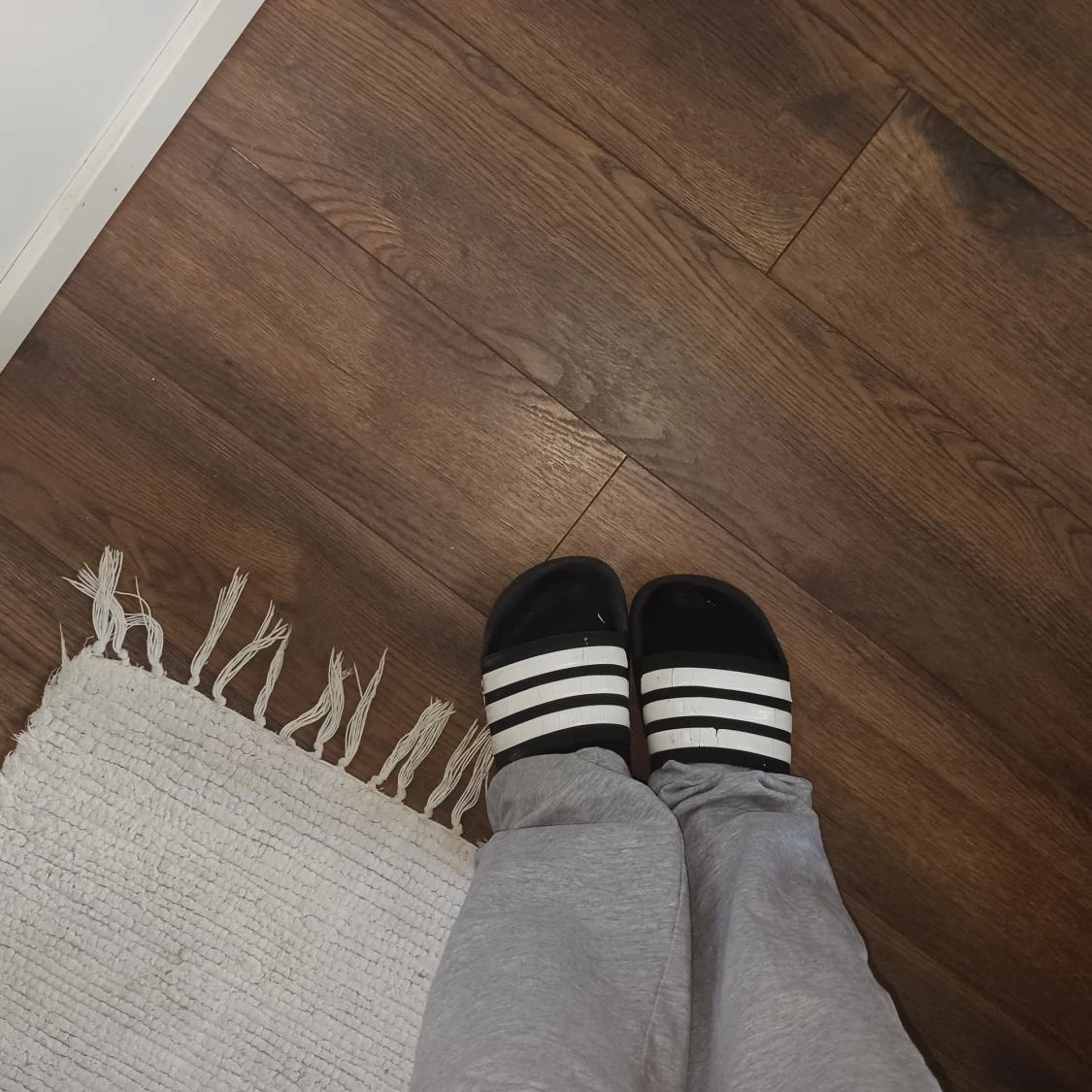 Adidas tofflor  - 91