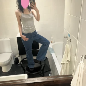vintage jeans  - vintage flared jeans från sexy flare😻 storlek s-m 