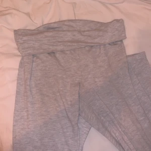 BYXOR - Säljer dessa soft chill pants,kan antingen byta med nån med samma kollektion men inte med samma färg. budaaaa