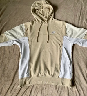 Nike Hoodie  - | Nike Hoodie lite använt i bra skick | str M | 