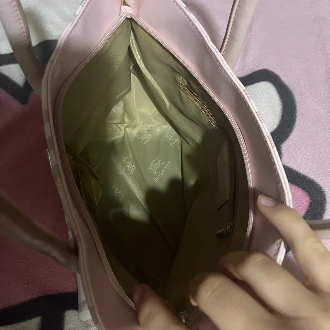 Rosa Burberry väska  - 91