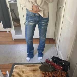 Acne jeans  - Vintage acne jeans! Såååååå snygga och fräscha! Storlek 33/34 men skulle säga att de passar en 38❤️