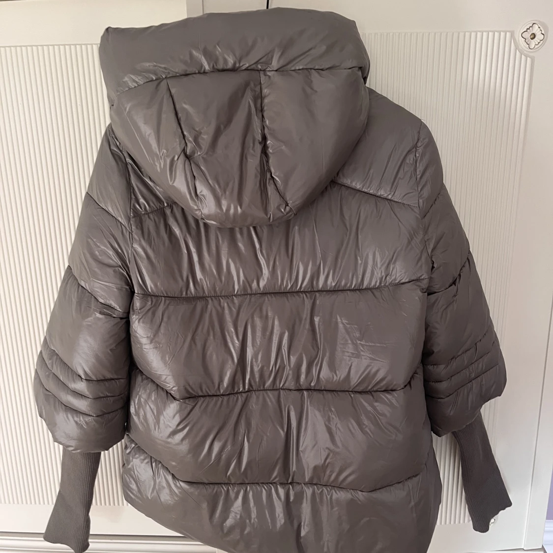 trekvartsärmad jacka i silver/grå, XS - 91