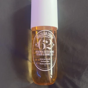 Brazillian Chrush  - En helt ny bodymist från Brazillian Chrush, doften 62 (pistachio & salted caramel) luktar svingott men har redan en🤍nypris:399kr🤍