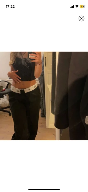 Dickies byxor - Försöker igen (oseriösa köpare) Fint skick , jag är 164 och dom sitter bra på mig i längden. 