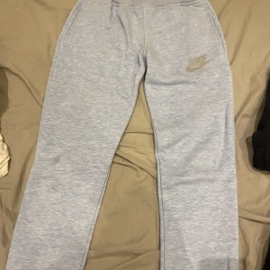 Nike byxor  - Super sköna Nike mjukis byxor 