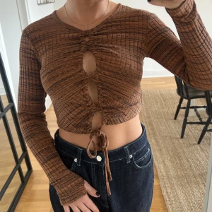 Zara tröja retro XS - Tröja orange/brun från Zara. Storlek XS Fint skick