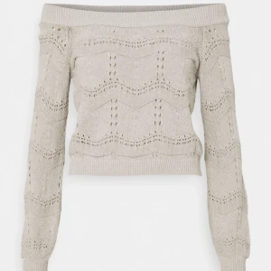 Only tröja - Superfin tröja från Only! Knappt använd då den inte passar💗 jättefint skick passar en Xs! Skriv för fler bilder eller information.