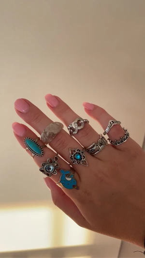 Ringar silver  - Silvriga ringar i bra skick, 30 kr styck🌟❤️pris kan diskuteras.