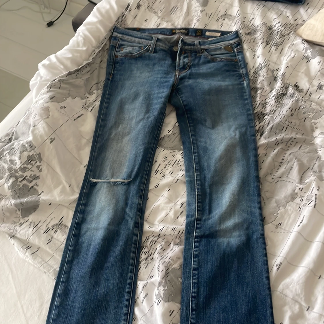 Low waist jeans