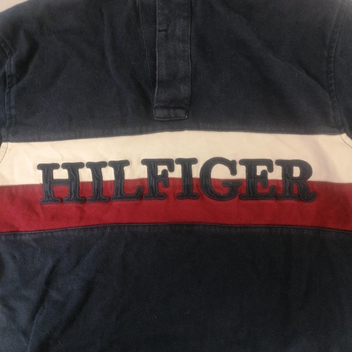 Old n retro Hilfiger shirt - 90