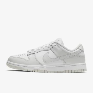 Nike Dunk Photon Dust Low - Säljer dessa Nike Dunk Low Photos Dust! Helt nya och köpte på Nikes egna hemsidan!🤩 Storlek 37,5! Pris kan diskuteras