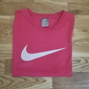 T-shirt från Nike - Rosa och fin t-shirt 