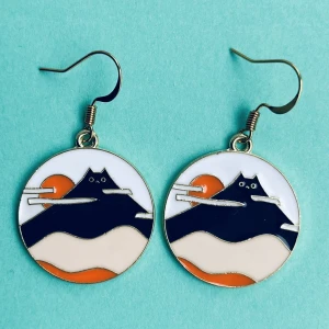 Konstörhängen 🧡 - Nickelfria krokar och fri frakt 🧡