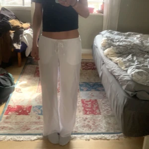 H&M linnebyxor - Säljer de här linnebyxor från H&M då de va för små. 270 kr+frakt❤️