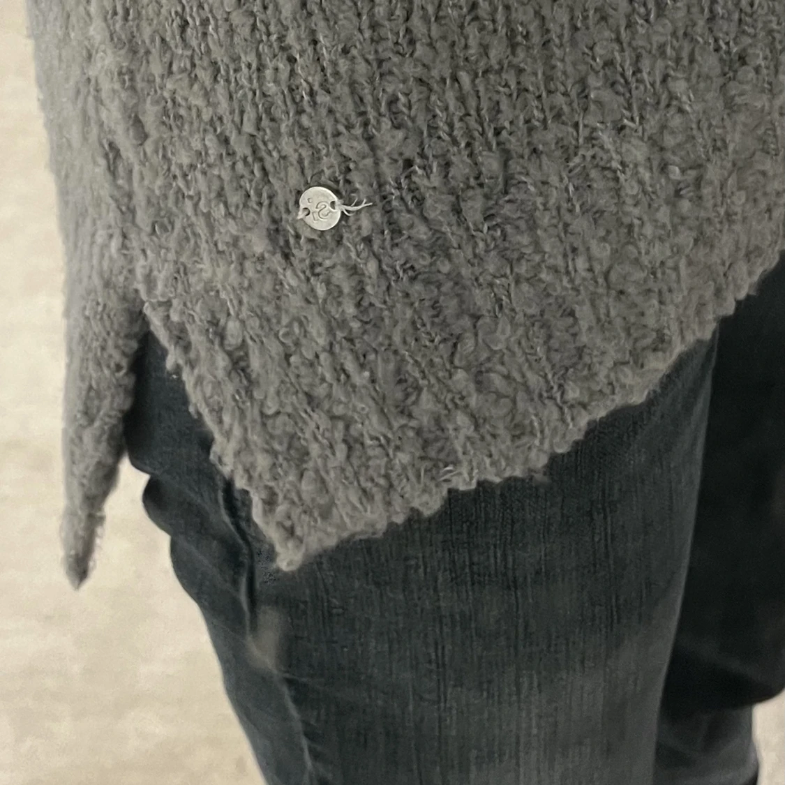 Grå stickad tröja - 90