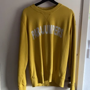 Parajumper tjocktröja REA - Gul Parajumper tjocktröja sällan använd bra skick