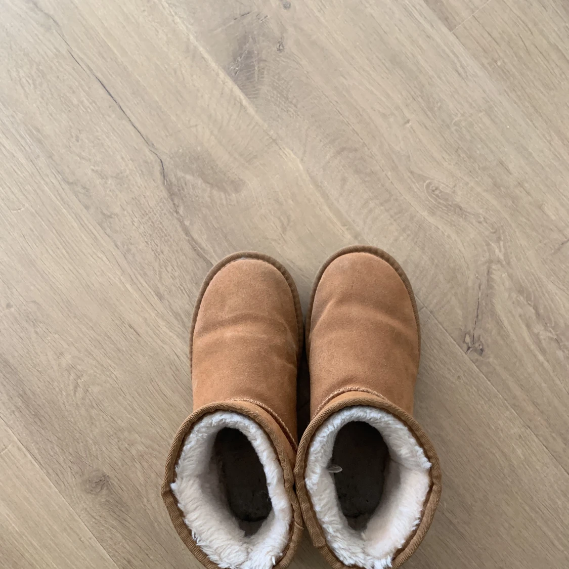 Uggs  - 90