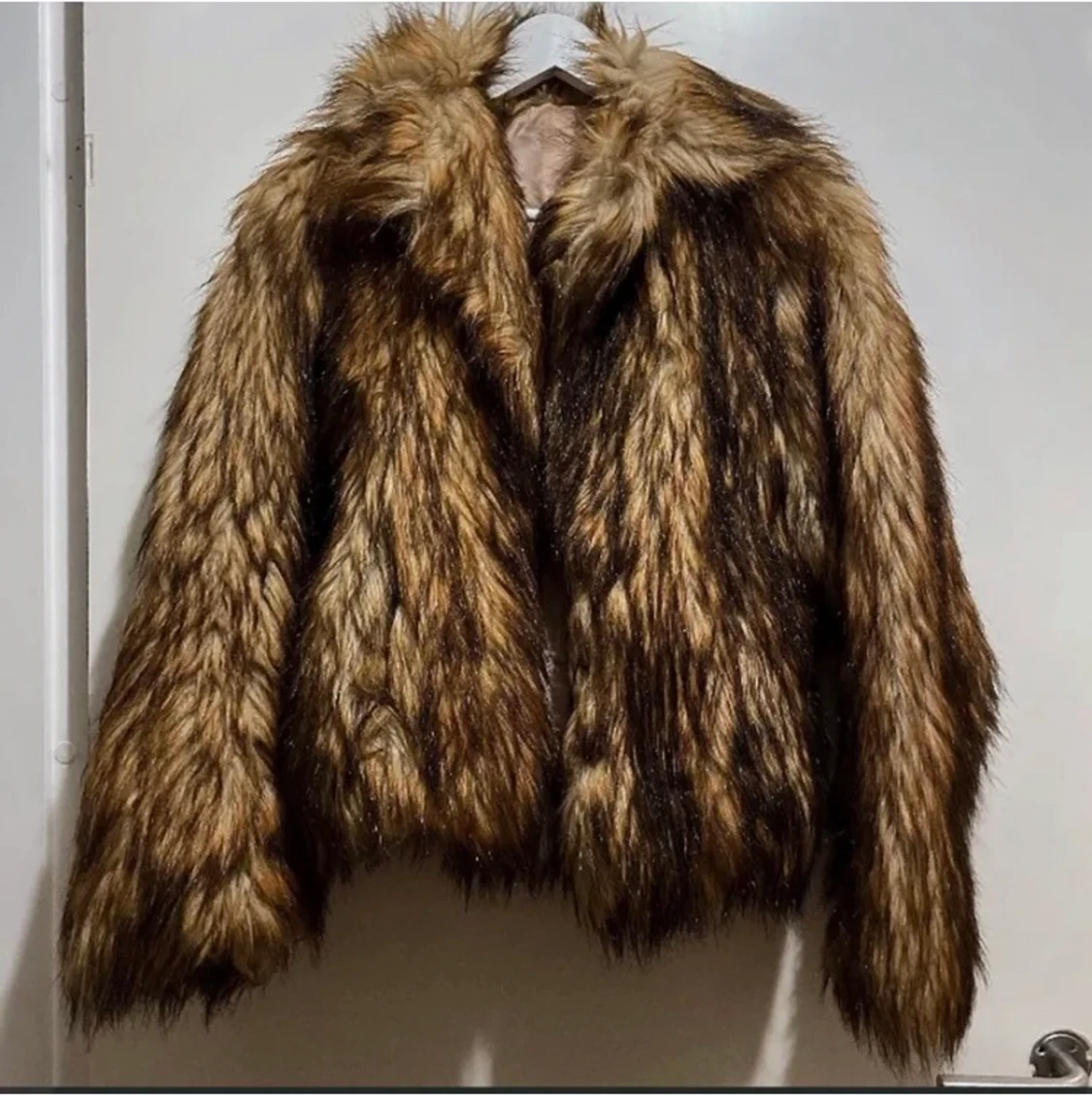 Brun pälsjacka