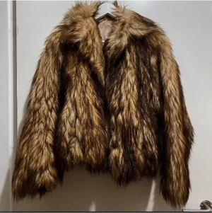 Brun pälsjacka - Så himla fin, varm ❤️