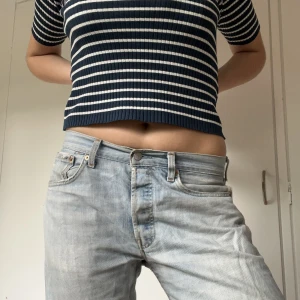 Vintage Levi’s baggy jeans  - Inköpta på en vintageshop i Barcelona. Fin ljus grå/blå färg. Dem är lågmidjade och på mig sitter de baggy! Inköpta för 450kr