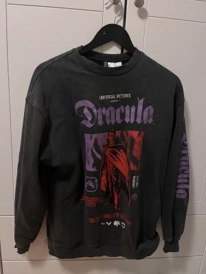 Långtröja - Trycket är i gott skick.