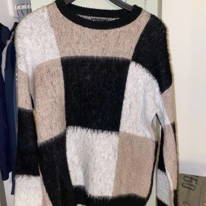 Stickad tröja  - Stickad tröja från asos strl xs