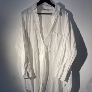 Oversized white shirt, ZARA, Xl - White oversized shirt/dress from ZARA in size XL
