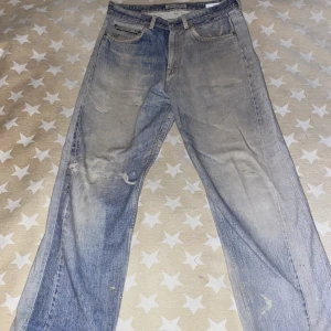 Our legacy jeans - Säljer dem då jag inte får någon användning för dem. Köptes sommaren 2022 och använts max 4-5 gånger. Med vänliga hälsningar, Teo