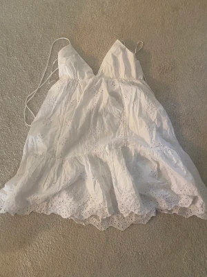 Klänning från zara - Skit snygg klänning från zara i nyskick.  Säljer pga att jag inte använder längre. 