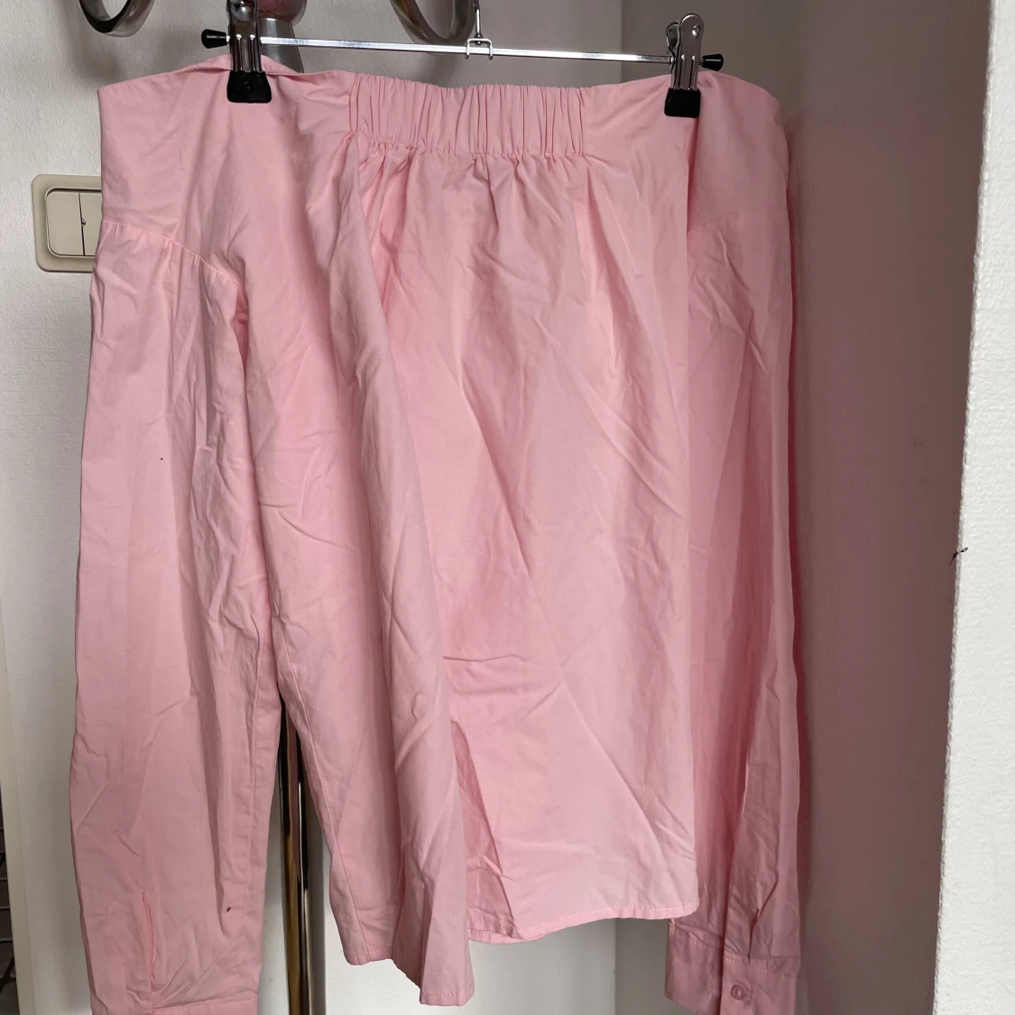 Offshoulder skjorta  - 90