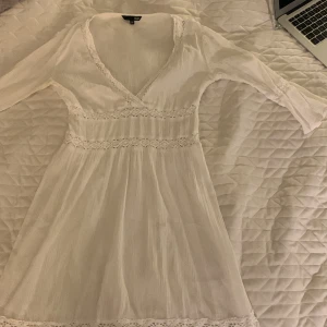 Fin klänning  - Väldigt fin klänning från hm! Strl 36 och inga defekter 🤍