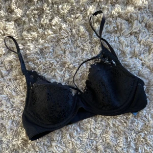 Topp/bh - Bh utan push, som ny, aldrig använd 