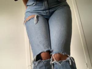 Blåa jeans  - Säljer dessa jeans från Ginatricot då de inte kommer till användning 💙 Nypris 499 kr. 