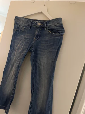 Trekvart jeans - Trendiga trekvart jeans 