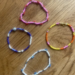 Armband - Armband. 45kr/st eller 3 för 100 