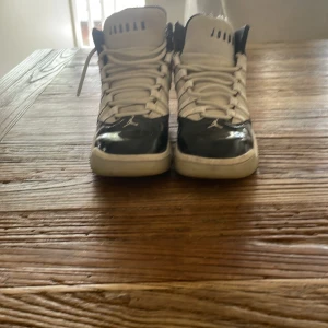 Jordan - Säljer för dom är för små 