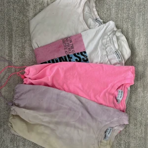 T shirts croptops - Stradivarius and Bershka T-shirts 4 T-shirts for 20kr 