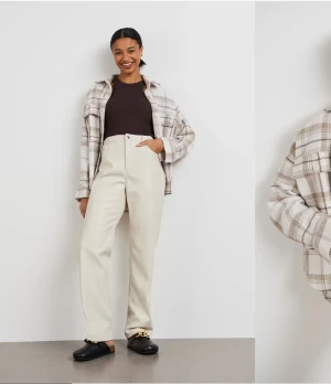 90s PU trousers strl 40  - Så snygga byxor i fakeläder.  Raka i modellen  Aldrig använda pga felköp i strl  