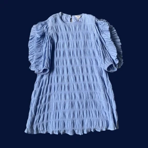 Blå klänning från Object - Ruffel dress, använd en enstaka gång