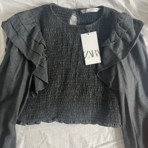 Zara topp - Helt mny med prislappen kvar. M men passar även S
