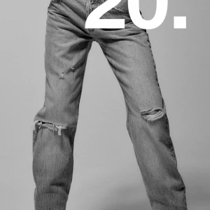 Jeans - Säljs pågrun av att dom är lite små. Även nyskick då jag knappt har använt dom.⭐️