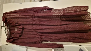 Klänning  - Klänning i mesh från hm