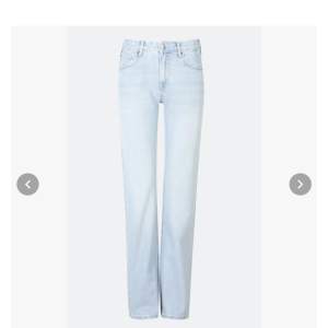 Never demin low straight jeans från Bik bok. Aldrig använda pågrund utav att de är för stora för mig. Köpt för 699kr. Midjemått 28 och längd 32. 