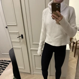 White sweater  - Vit stickad zara tröja. 