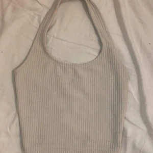 Topp - Säljer denna supersnygg toppen xxs, jätte bra skick 💕💕