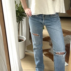 Levis 501 jeans  - Säljer mina svinsnygga Levisjeans som tyvärr inte kommer till användning 🤍🤍