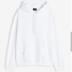 Säljer min vita hoodie från Hm, nyskick😇